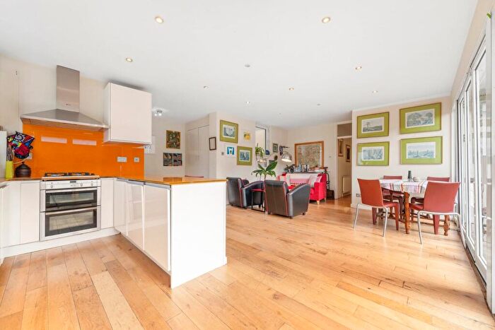 2 Bedroom Maisonette For Sale In Milkwood Road, SE24
