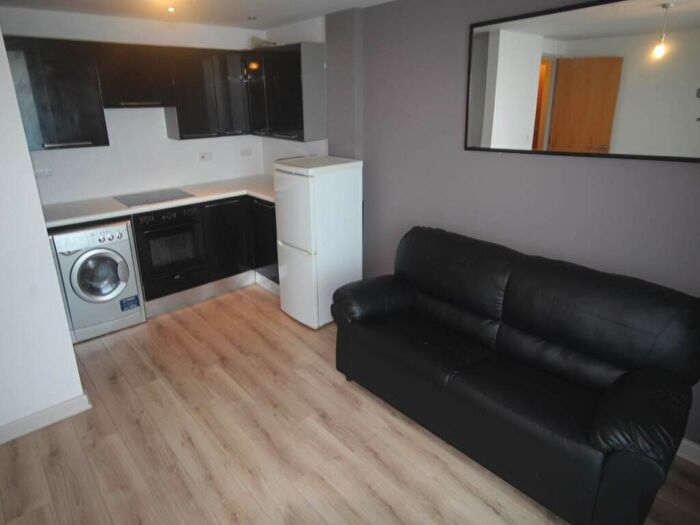 2 Bedroom Flat To Rent In Even, Stone Street, Bradford, BD1