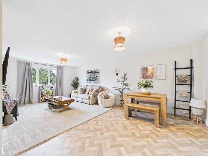 2 Bedroom Apartment For Sale In Bristol Road, Quedgeley, Gloucester, GL2