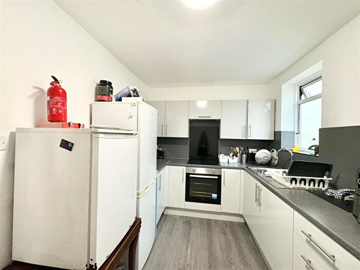 5 Bedroom Flat To Rent In Holden Street, Nottingham, NG7