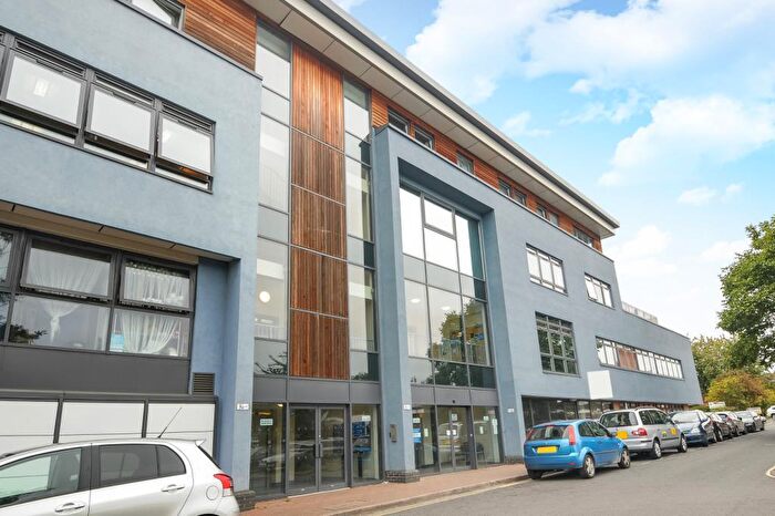 1 Bedroom Flat To Rent In Manzil Way, East Oxford, OX4