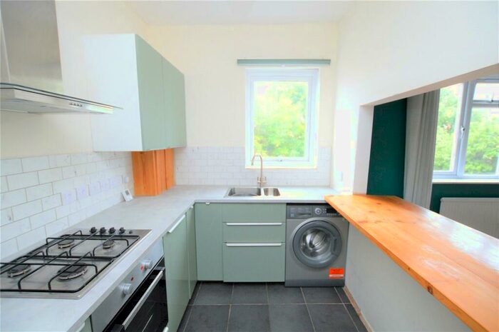 2 Bedroom Apartment To Rent In Suffolk Road, London, SE25