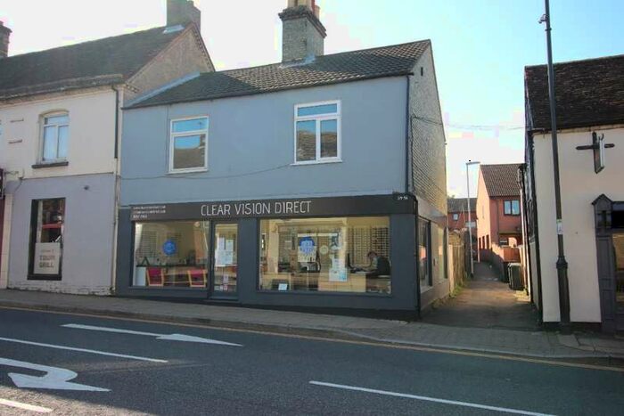 2 Bedroom House To Rent In High Street Biggleswade, SG18