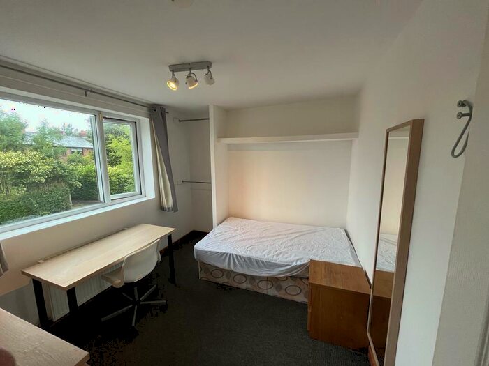 6 Bedroom House To Rent In Abergele Road, Manchester, M14