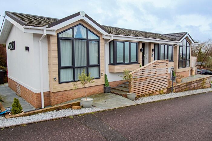 2 Bedroom Park Home For Sale In Willow View Park, Whimple, EX5