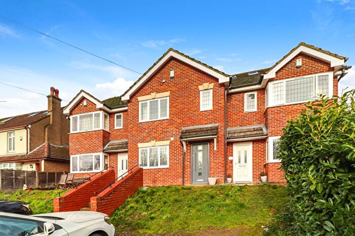 3 Bedroom Terraced House For Sale In Great Elms Road, Hemel Hempstead, HP3