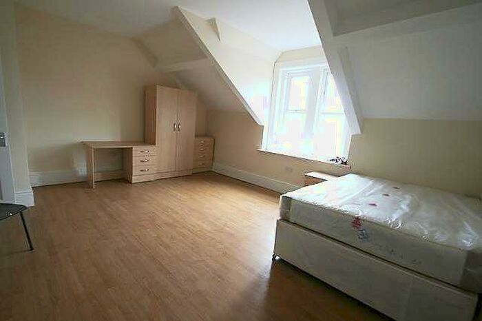 4 Bedroom Maisonette To Rent In Heaton Road, Heaton, Newcastle Upon Tyne, NE6