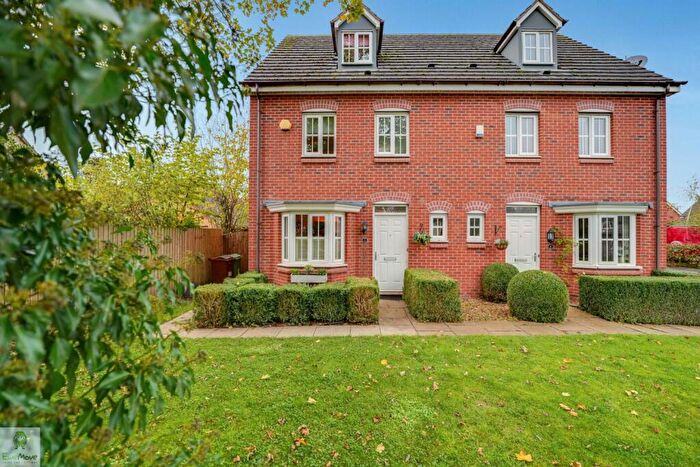 4 Bedroom Town House For Sale In Hunters Close, Great Haywood, Stafford, Staffordshire, ST18