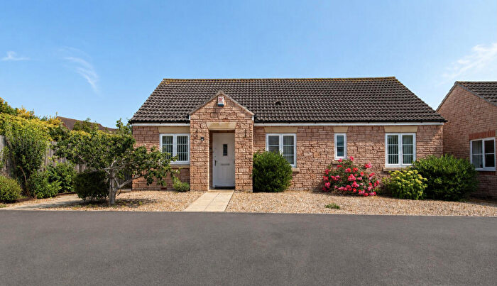 2 Bedroom Detached Bungalow For Sale In Fowen Close, Street, BA16