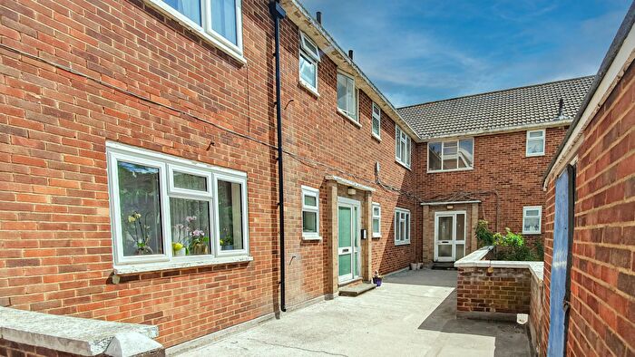 1 Bedroom Flat For Sale In Fourways Market, Welham Green, Hatfield, AL9