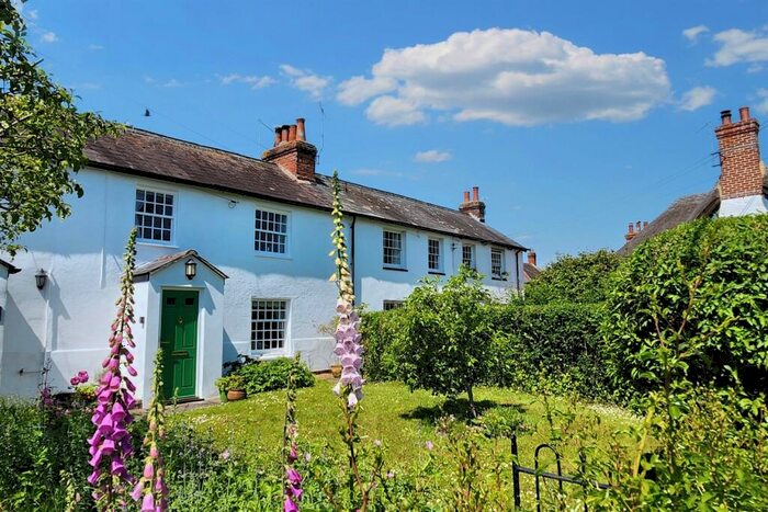 3 Bedroom Terraced House For Sale In Shroton / Iwerne Courtney, DT11