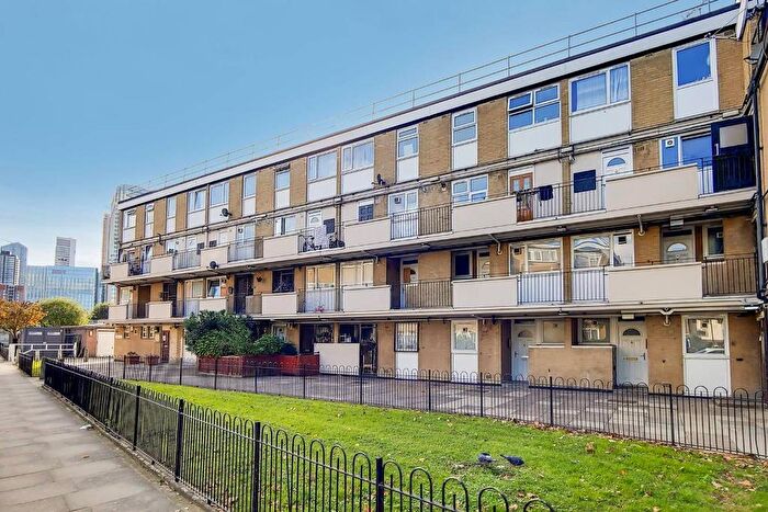2 Bedroom Maisonette To Rent In Discovery HouseNewby Place, Newby Place, Poplar, All Saints, London, E14