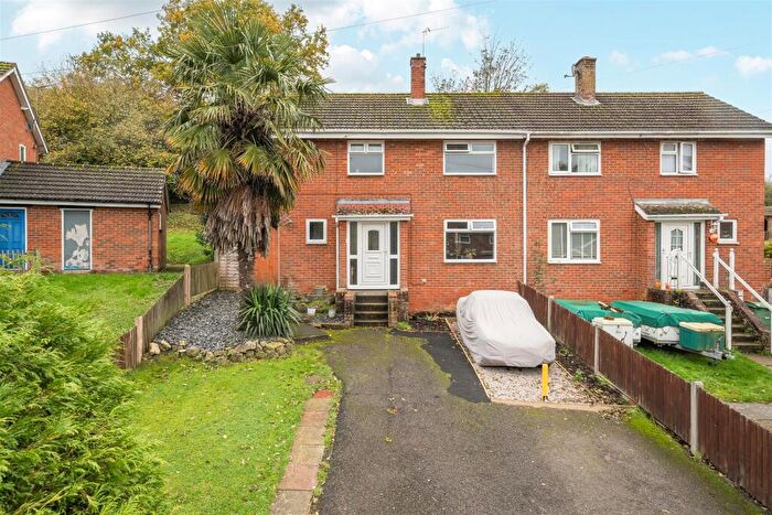 3 Bedroom Semi-Detached House For Sale In Wykeham Grove, Leeds, Maidstone, ME17