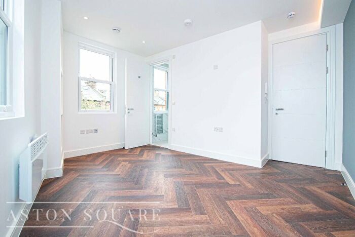 Studio To Rent In Cobbold Road, London, E11