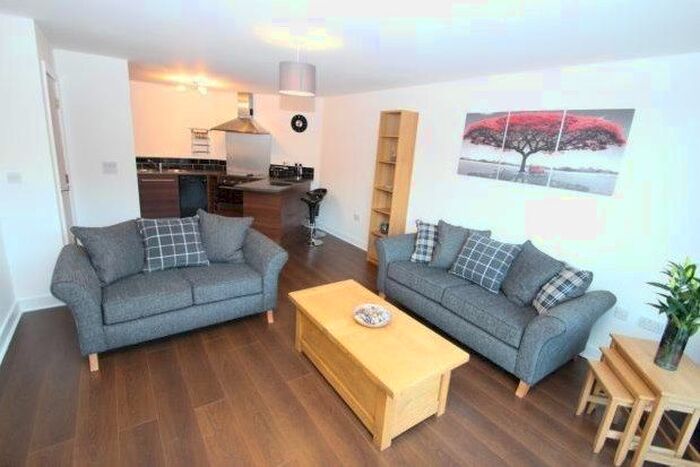 2 Bedroom Flat To Rent In Worsdell Drive, Gateshead, NE8