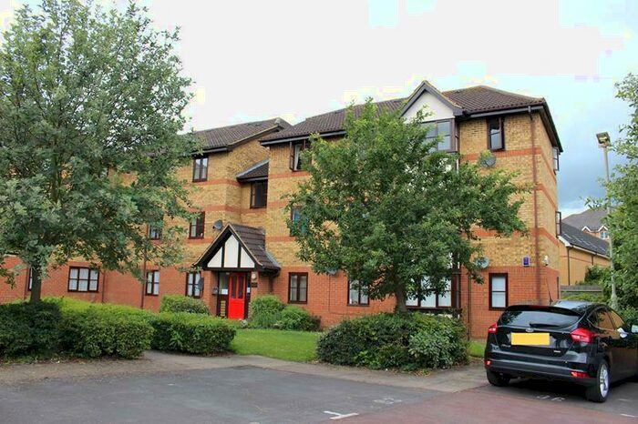 2 Bedroom Flat To Rent In Redwood Grove, MK42