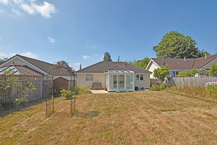 2 Bedroom Detached Bungalow For Sale In Meadow View, Uffculme, EX15
