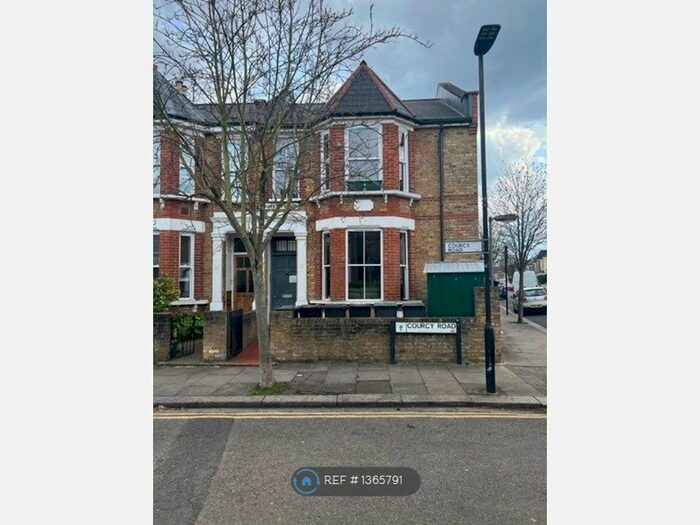 2 Bedroom Flat To Rent In Courcy Road, London, N8