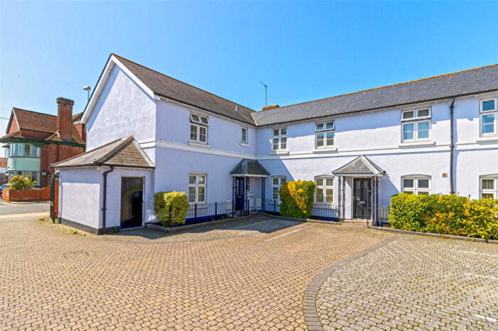 2 Bedroom Flat To Rent In Barnard Mews, Broadwater Street East, Worthing, BN14