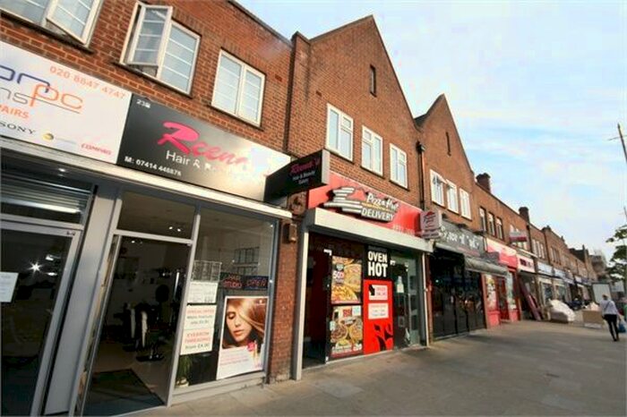 2 Bedroom Flat To Rent In High Street, Whitton, Twickenham, TW2