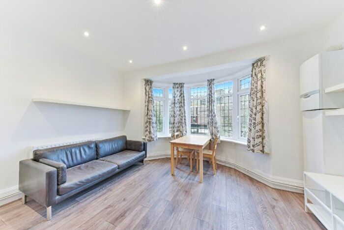 1 Bedroom Apartment To Rent In Denmark Hill, London, SE5