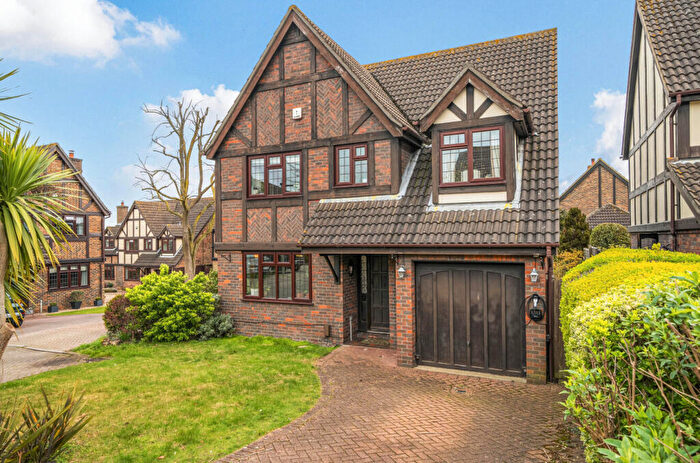 4 Bedroom Detached House For Sale In Toynbec Close, Chislehurst, Kent, BR7