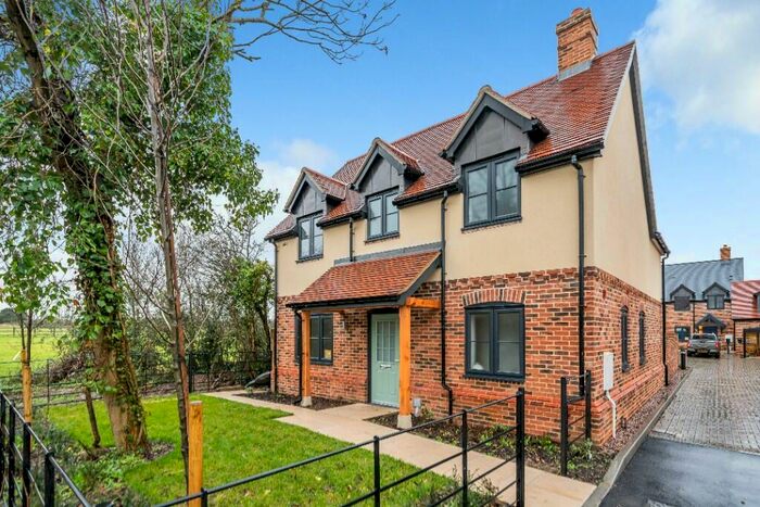 3 Bedroom Detached House For Sale In Main Road, MK16