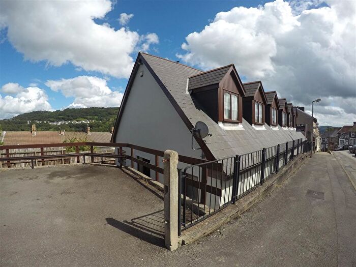 7 Bedroom Detached House To Rent In Brynmour House, Treforest, CF37