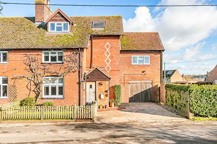 4 Bedroom Semi-Detached House For Sale In Newbury Lane, Compton, Newbury, RG20
