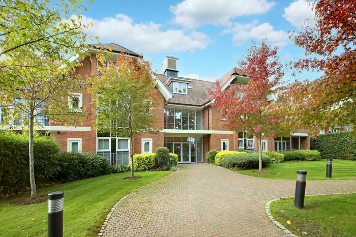 2 Bedroom Apartment To Rent In Station Road, Beaconsfield, HP9