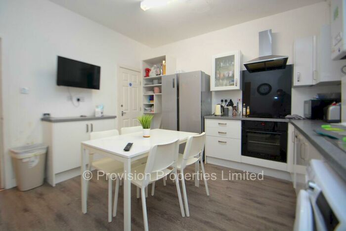 5 Bedroom End Of Terrace House To Rent In Ash View, Headingley, Leeds, LS6