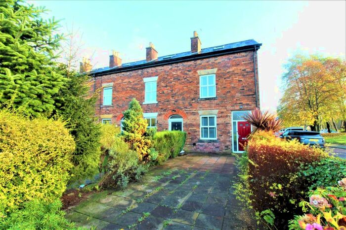 3 Bedroom Terraced House To Rent In Plantation View, Summerseat, BL9