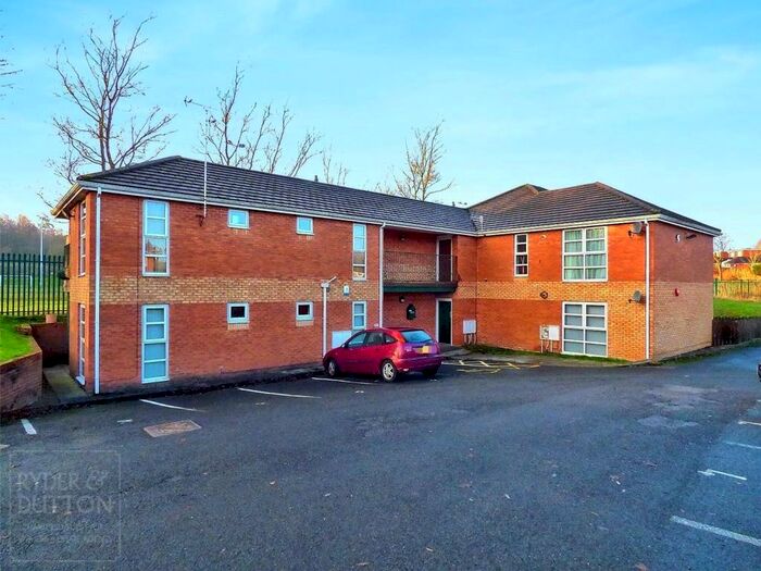 2 Bedroom Apartment To Rent In Crompton Gate, Shaw, Oldham, OL2