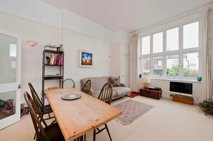 2 Bedroom Flat To Rent In Sinclair Road, London, Uk, W14