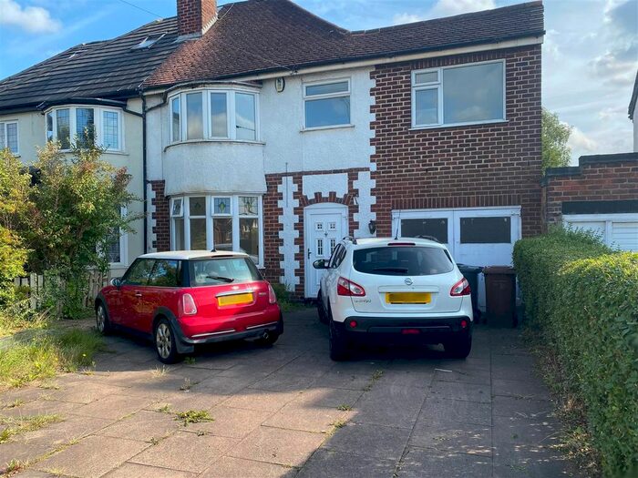 4 Bedroom Semi-Detached House To Rent In Broadway West, Walsall, WS1