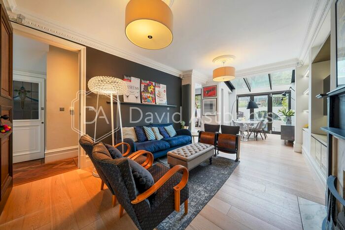 4 Bedroom Semi-Detached House To Rent In Bedford Road, Alexandra Palace, London, N22