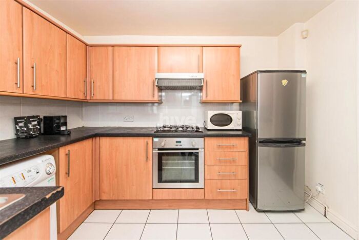 2 Bedroom Flat To Rent In Kelvin Grove, Sandyford, Newcastle Upon Tyne, NE2