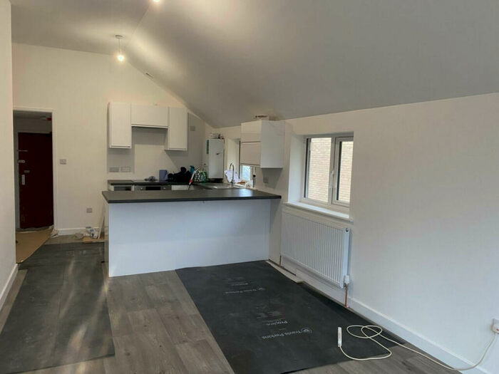 2 Bedroom Apartment To Rent In High Street, Cambridge, Cambridgeshire, CB1