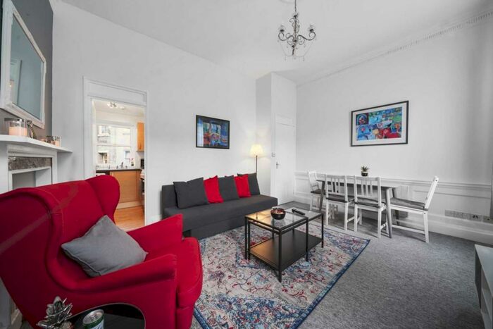 2 Bedroom Apartment To Rent In Fountain Buildings, Bath, BA1