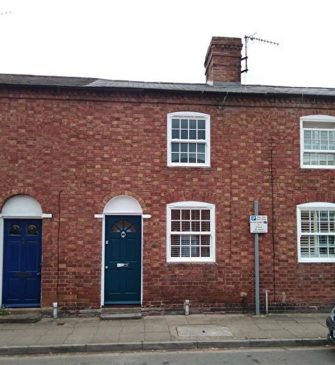 2 Bedroom House To Rent In Bull Street, Stratford-Upon-Avon, CV37