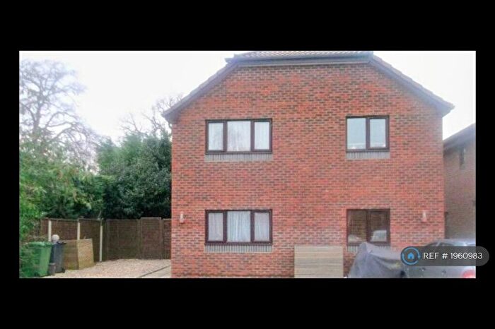 2 Bedroom Semi-Detached House To Rent In Netley Abbey, Southampton, SO31
