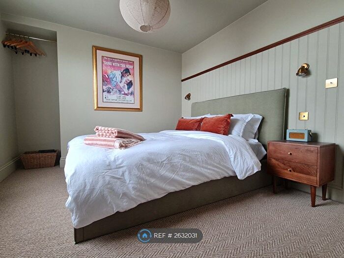 1 Bedroom Flat To Rent In Trinity Square, Margate, CT9