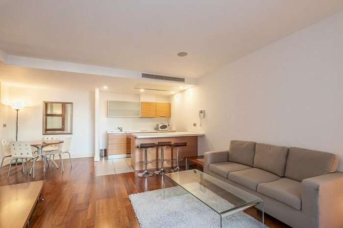 2 Bedroom Flat To Rent In Praed Street, London, W2