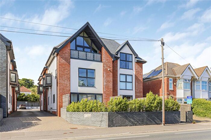 2 Bedroom Apartment For Sale In Bournemouth Road, Poole, Dorset, BH14