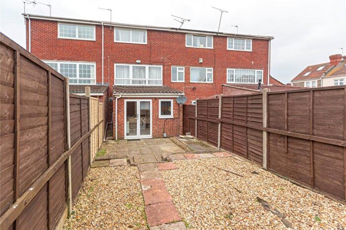4 Bedroom Terraced House To Rent In Linden Close, Speedwell, Bristol, BS16