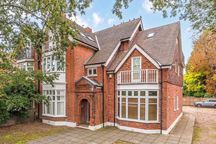 1 Bedroom Flat To Rent In Hampton Road, Twickenham, TW2
