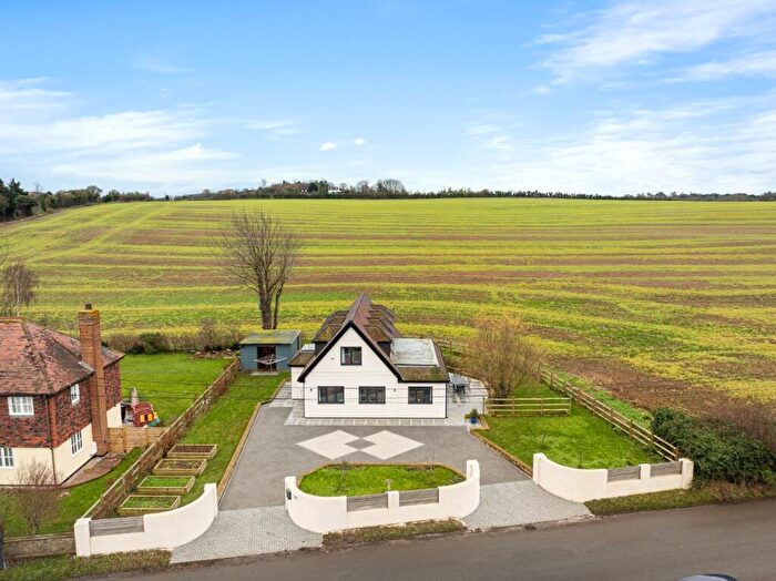 3 Bedroom Detached Bungalow For Sale In Lower Road, Hextable, BR8