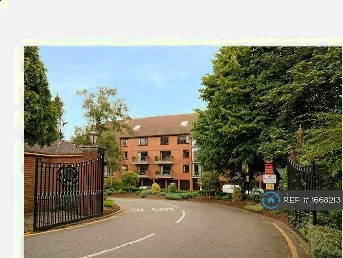 3 Bedroom Penthouse To Rent In The Forresters, Pinner, HA5