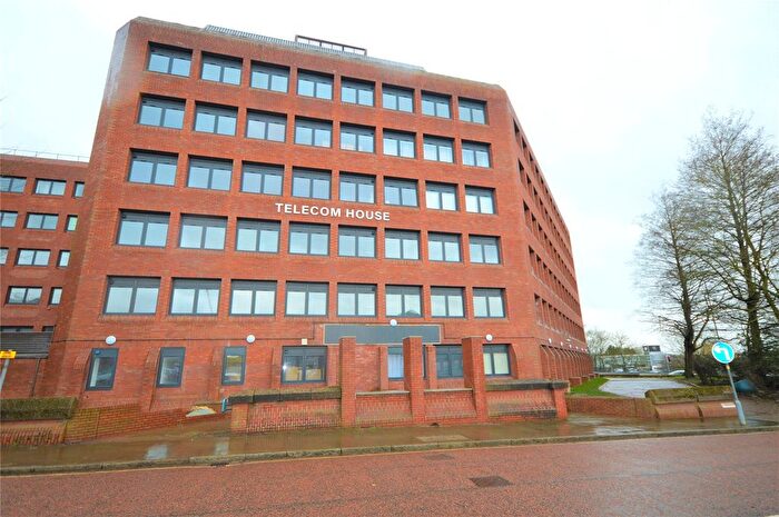 2 Bedroom Flat To Rent In Church Street, Wolverhampton, West Midlands, WV2