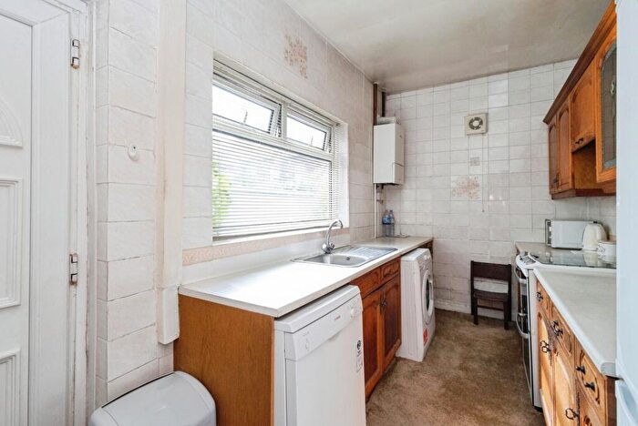 3 Bedroom End Of Terrace House For Sale In Burkitt Street, Hyde, Cheshire, SK14